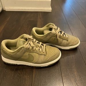 Nike Dunks - Olive Green
